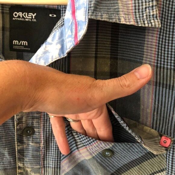 Oakley Men's Size Medium Plaid Button Front Shirt Collared Blue Green Dye Casual - Picture 3 of 10